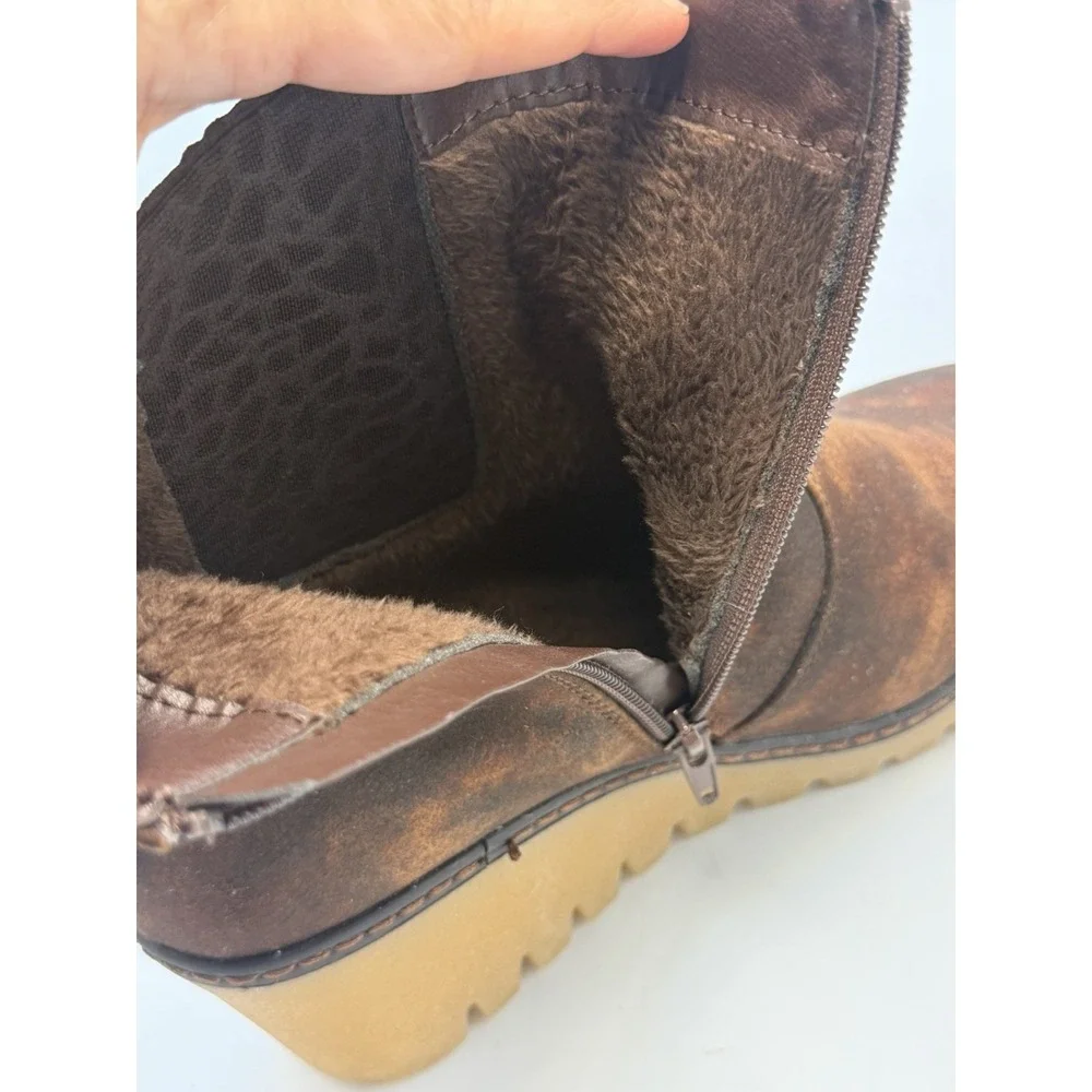 MUK LUKS Vermont Essex Size 8 Brown Wedge Booties Faux Fur Leopard